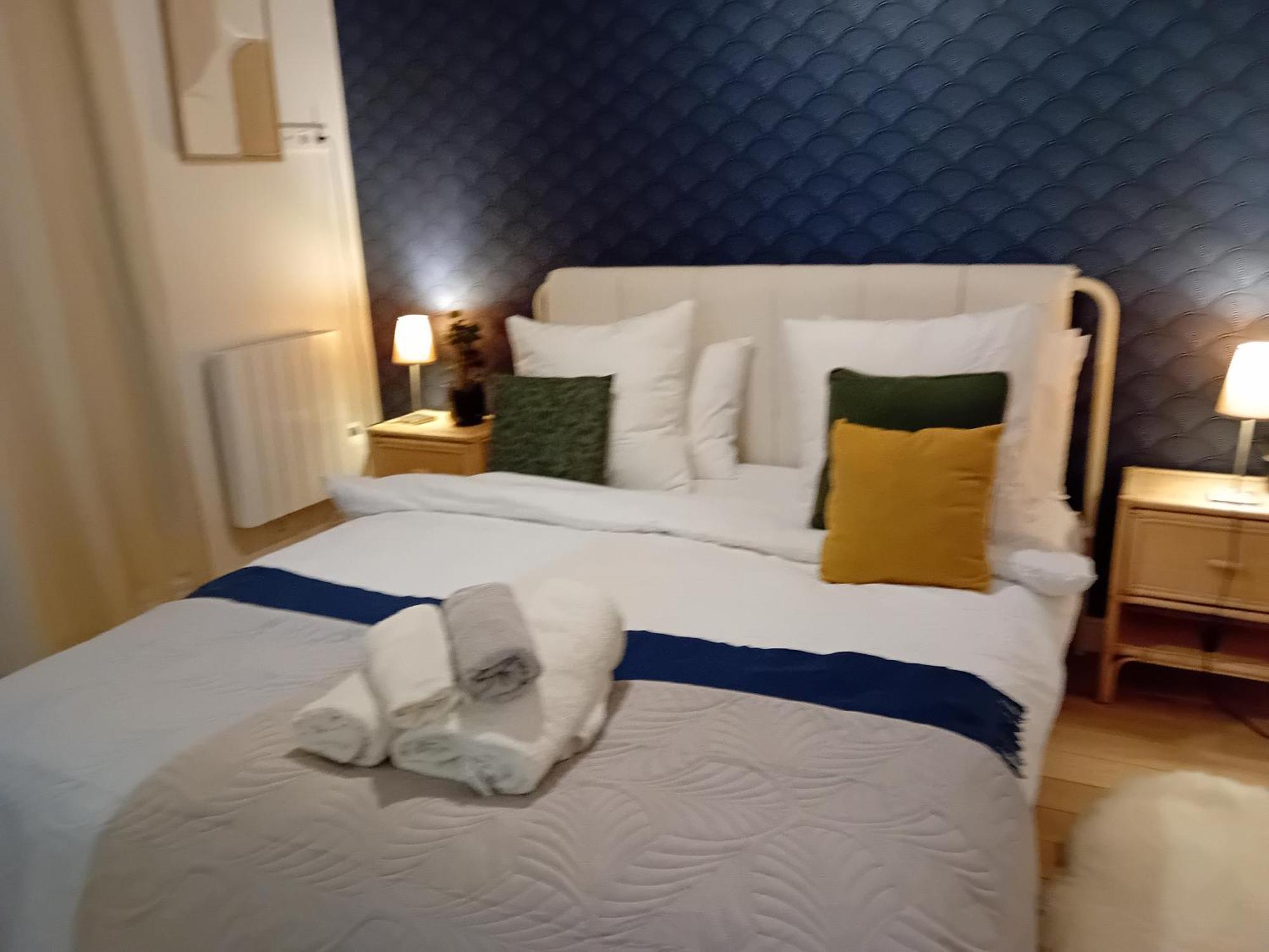 Gorgeous Place ,Center Paris,Close To Louvre Meusm And Eiffel Tour ,Front Metro Appartamento