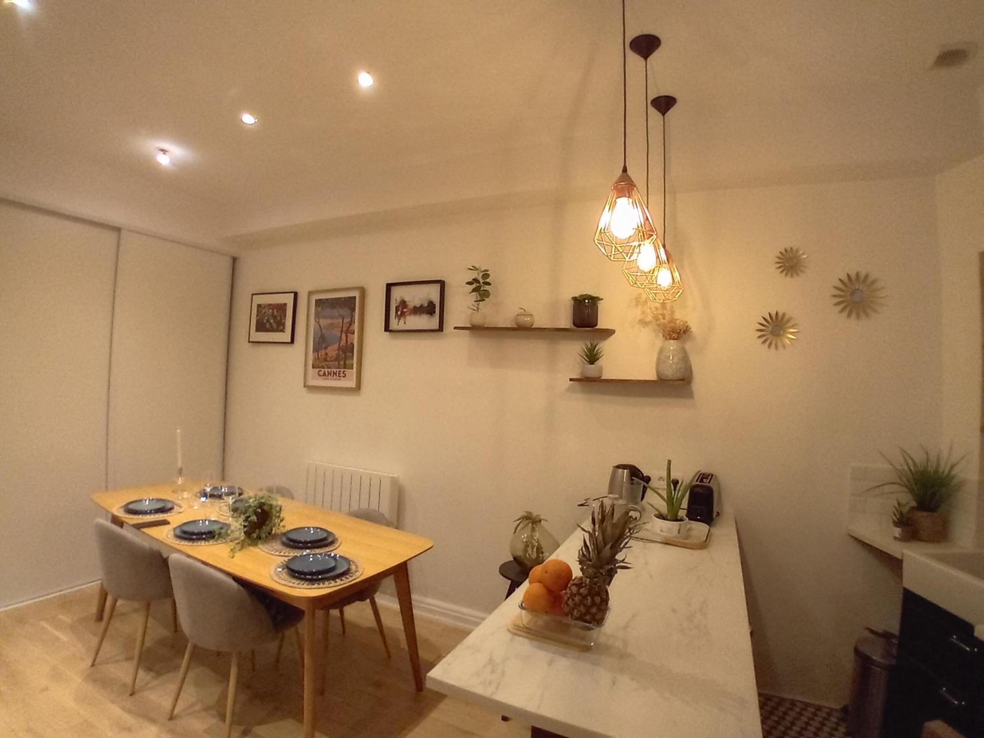 Gorgeous Place ,Center Paris,Close To Louvre Meusm And Eiffel Tour ,Front Metro Appartamento *